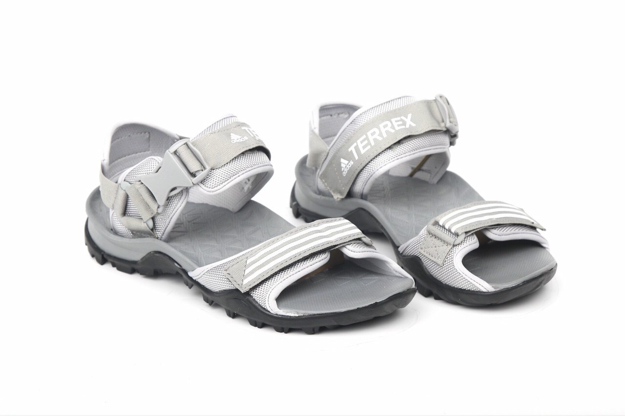 Sandal thể thao quai dù