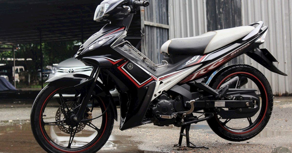 đuôi dè sau exciter 2006- 2010 - chắn bùn lắp bảng số