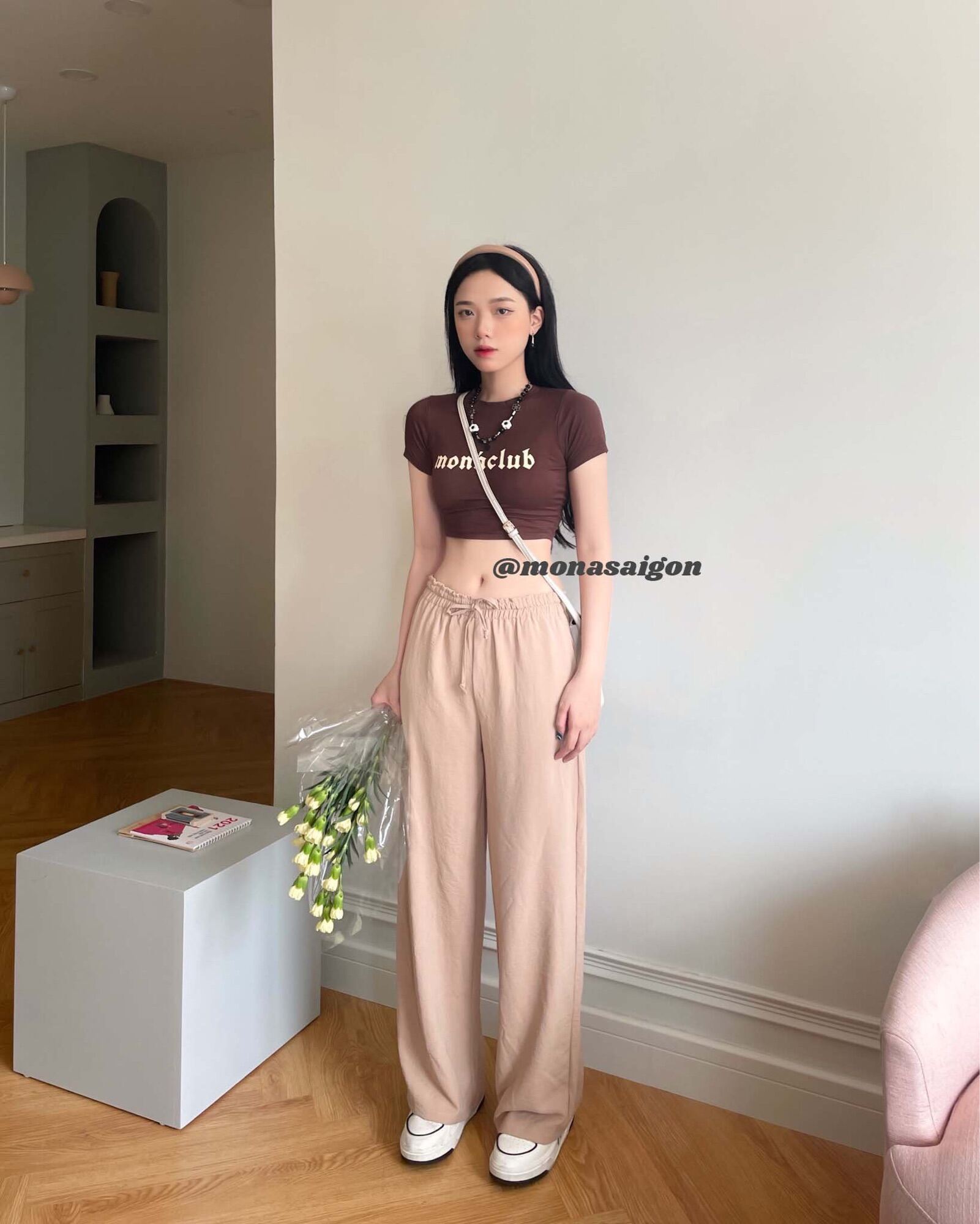 [VOUCHER 12%/149K] Áo croptop thun MONÁ - LISA