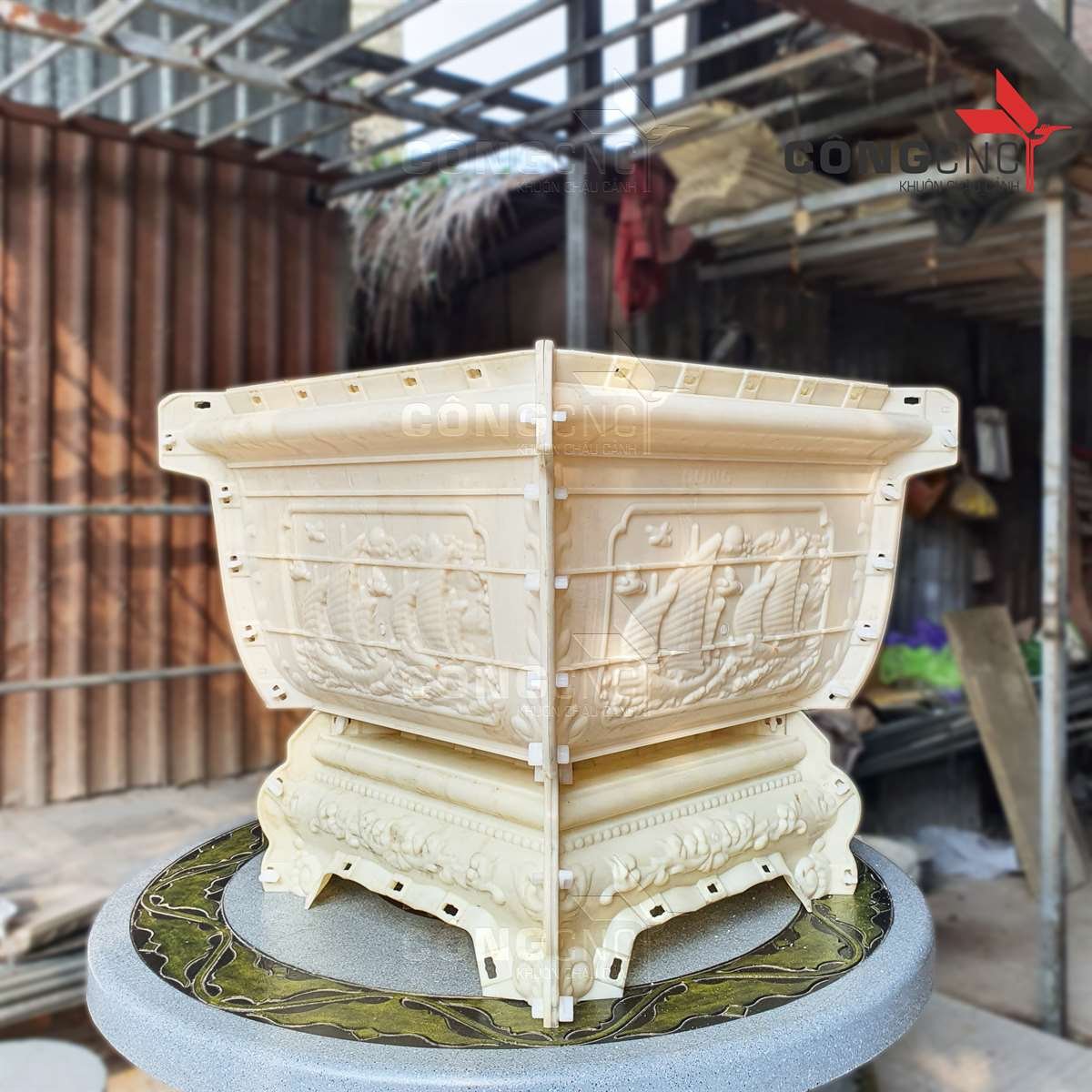 Khuôn Chậu Vuông 60 Kèm Chân Kỷ