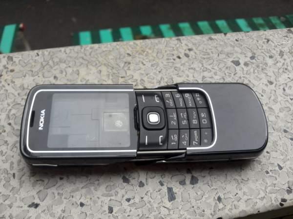 Vỏ nokia 8600 luna