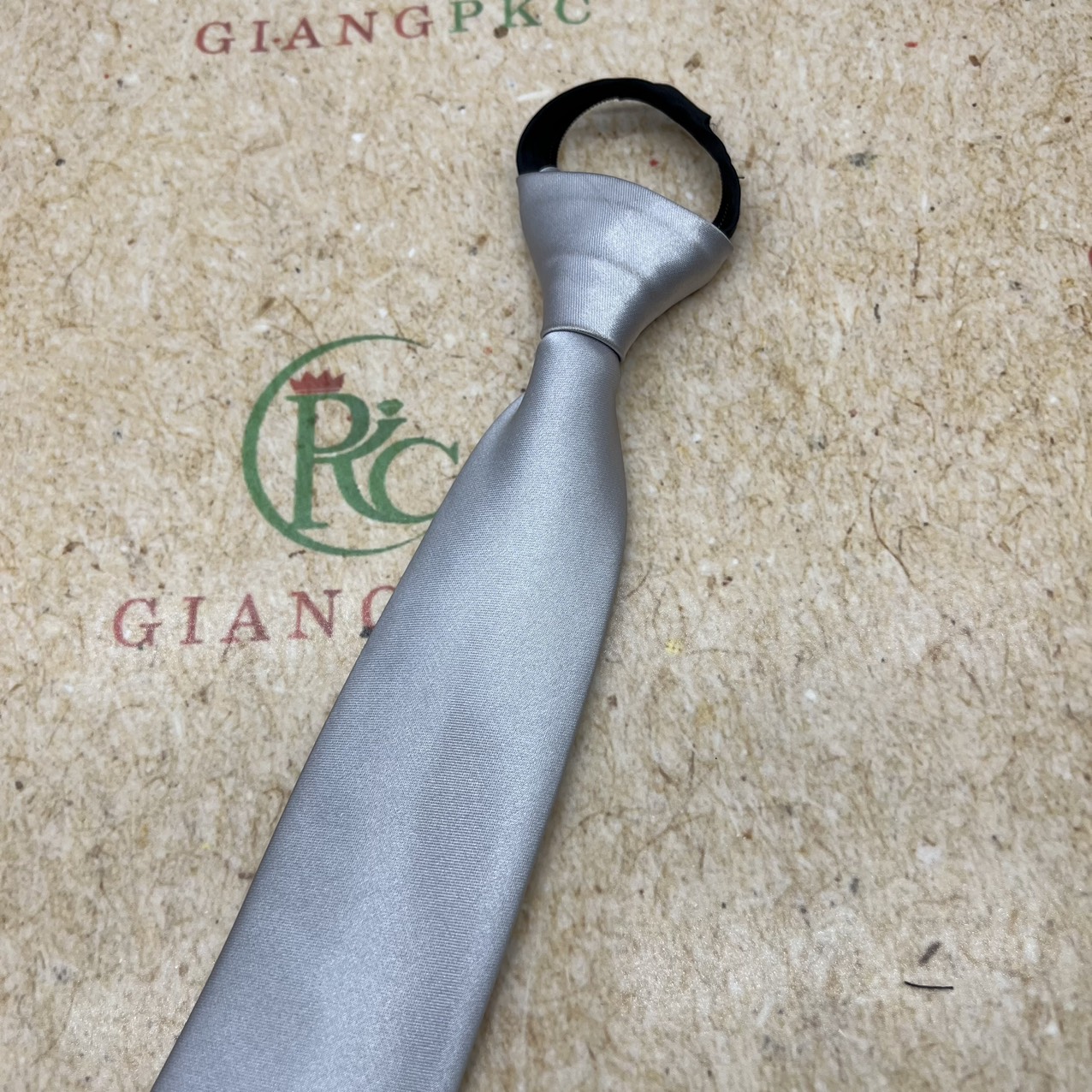 Cà vạt nam thắt sẵn phi bóng 8cm Giangpkc