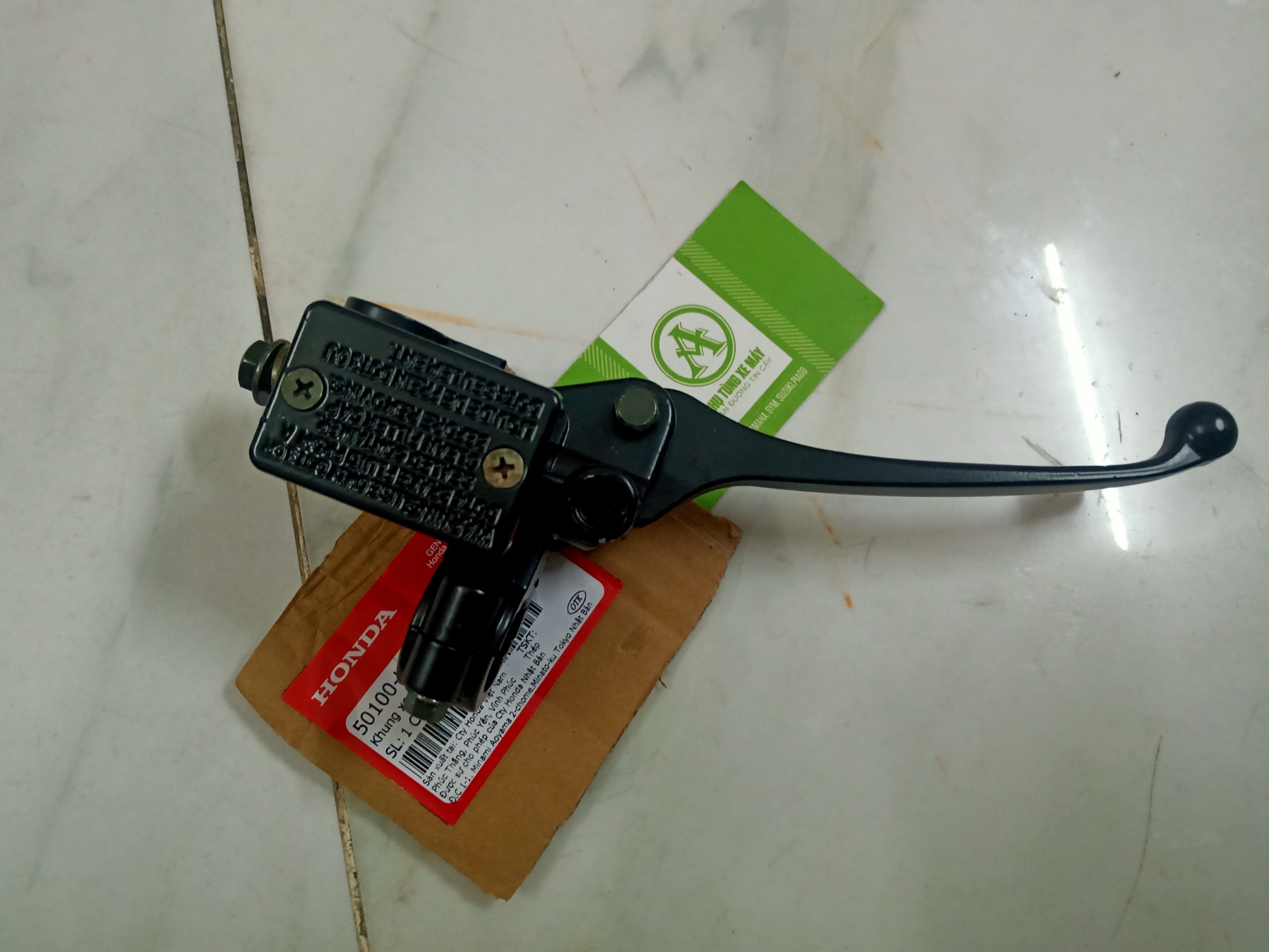Tay dầu trên future 1