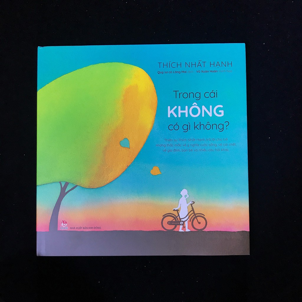 Sách - Trong cái không có gì không ?