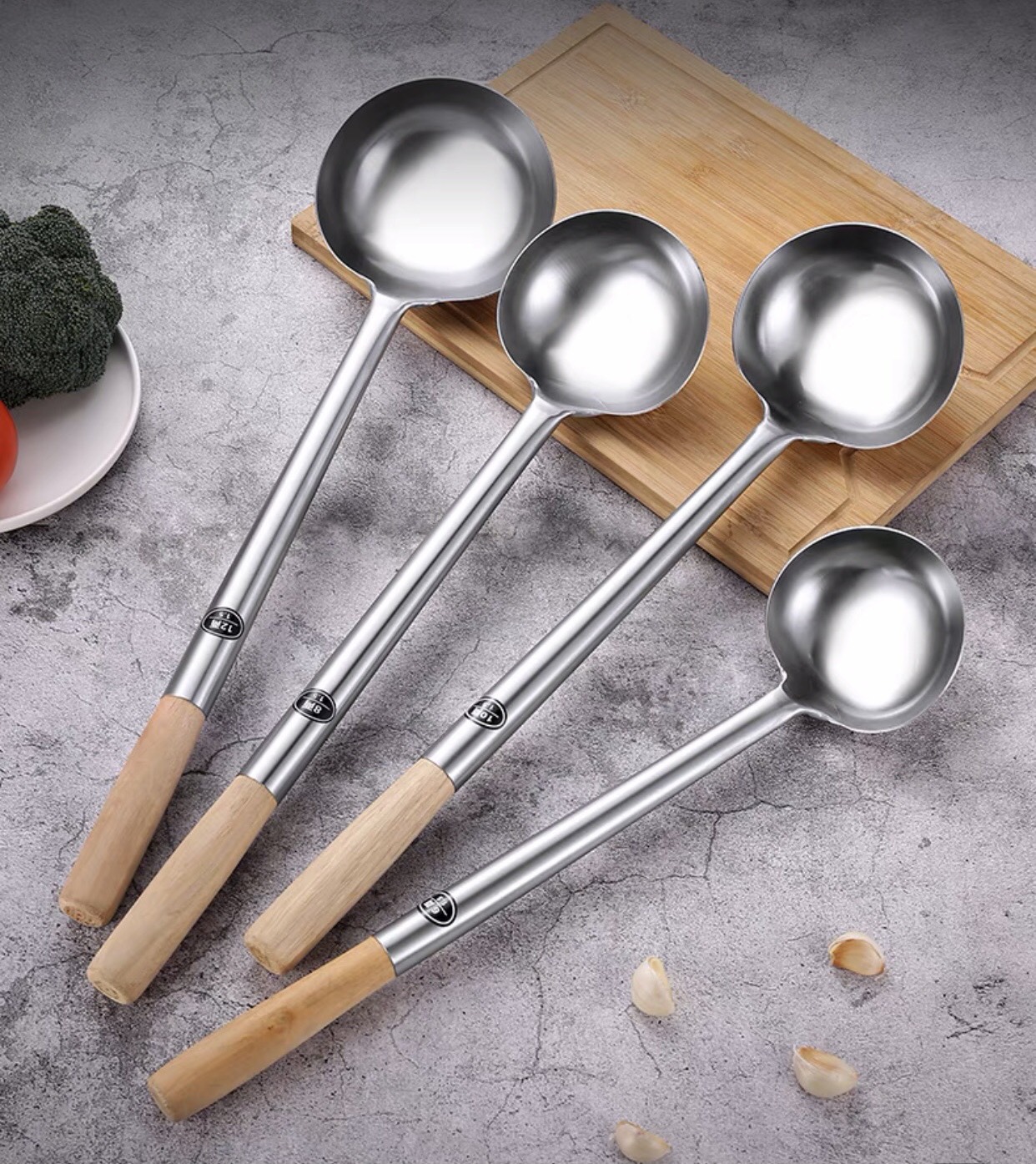 Vá inox cán gỗ dày bóng nhiều kích thước
