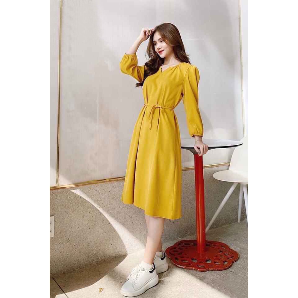 Đầm suông vàng tay dài