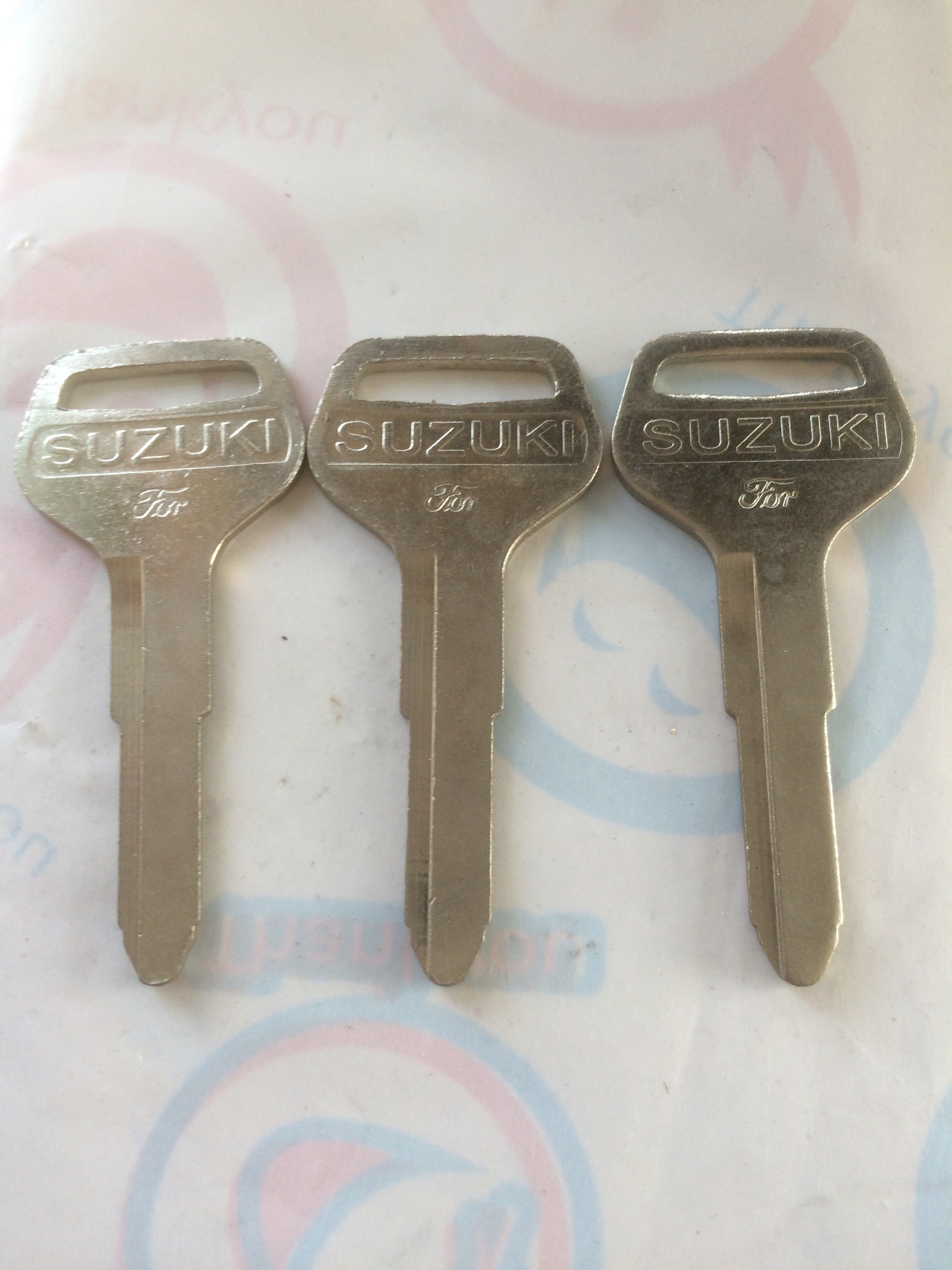 Phôi chìa khoá xe SUZUKI ( combo 3 chìa loại rảnh phải )