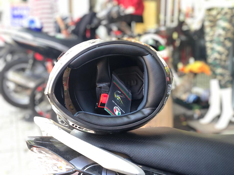 [HCM]Mũ bảo hiểm fullface AGU tem racing đỏ