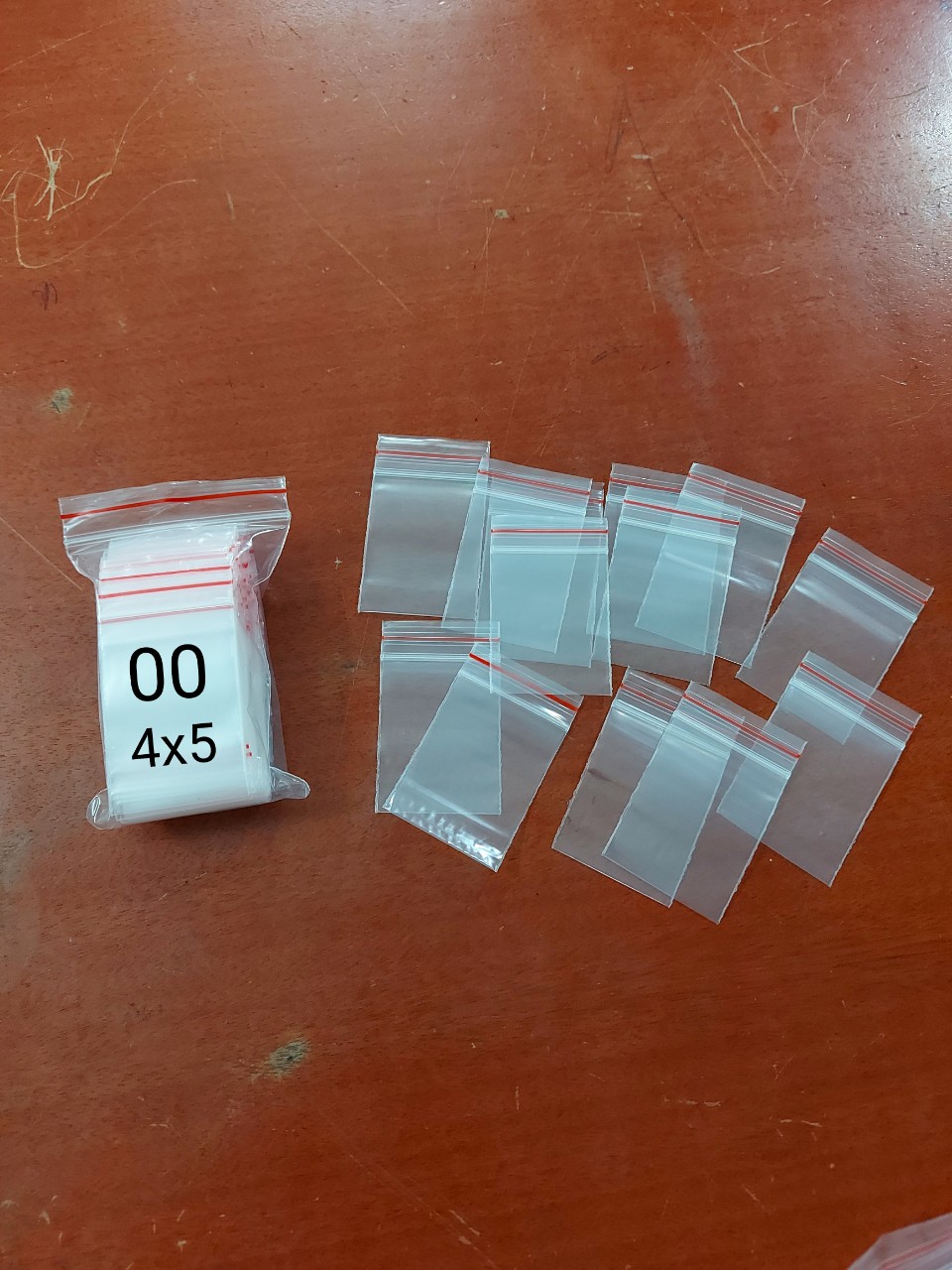 combo 100 cái túi zip nhỏ viền đỏ kt 4x5cm