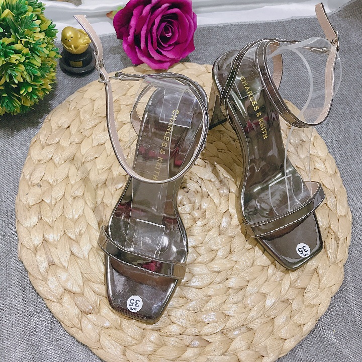 Giày sandal gót dẹt quai ngang da bóng 9p cực đẹp - s514
