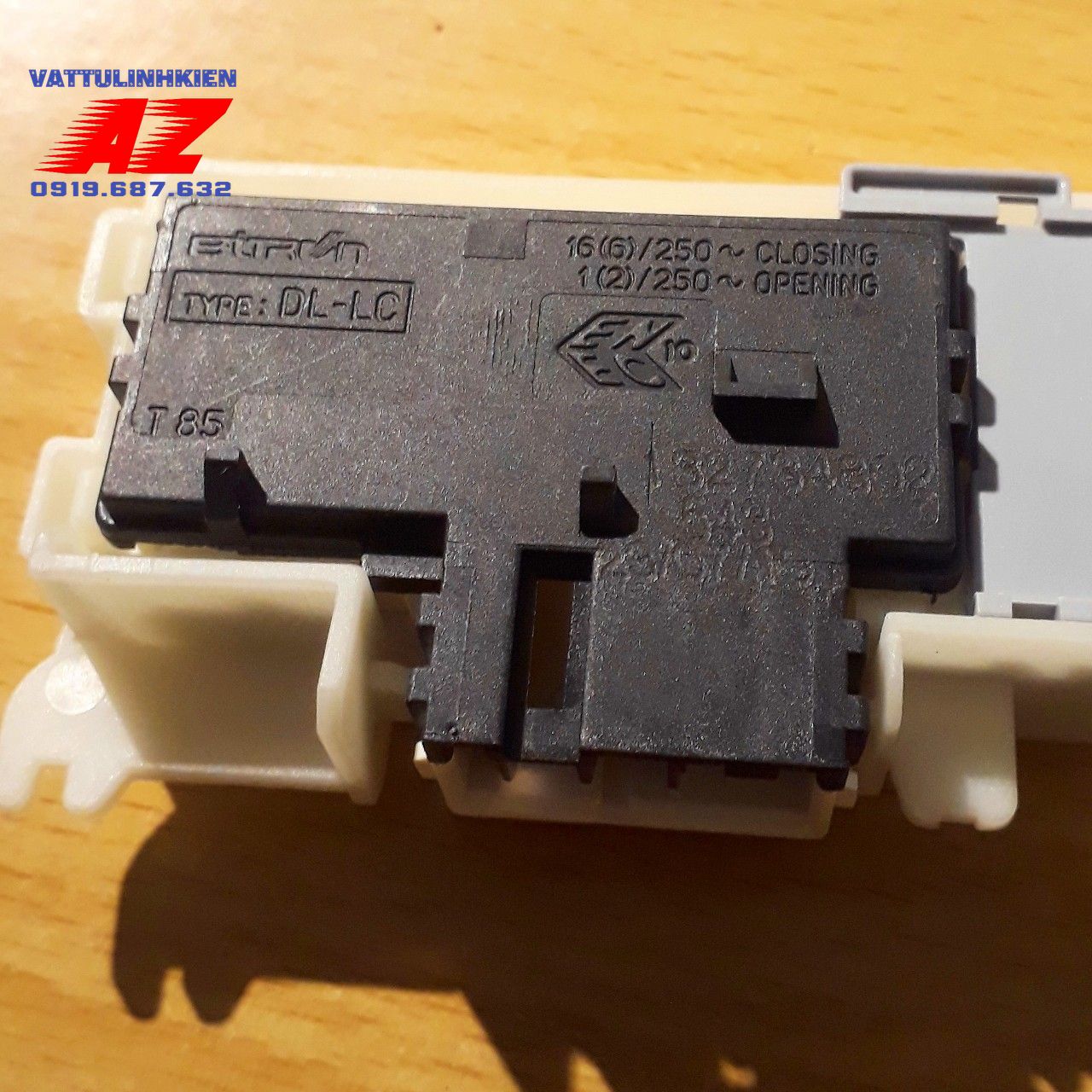 Khóa cửa 3 chân Type DL-LC cho máy giặt Electrolux