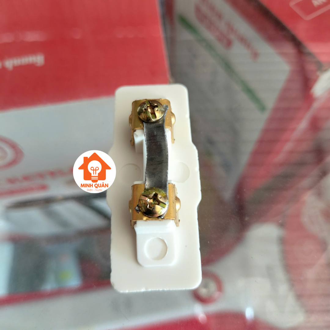 Cầu chì, nắp cầu chì gắn táp lô điện 10A SOPOKA