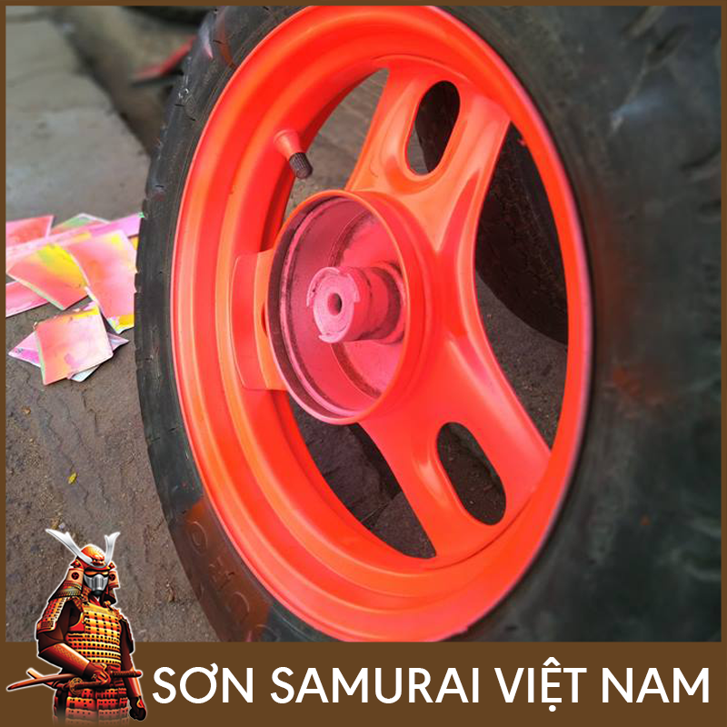 Chai sơn màu đỏ huỳnh quang 57 sơn samurai