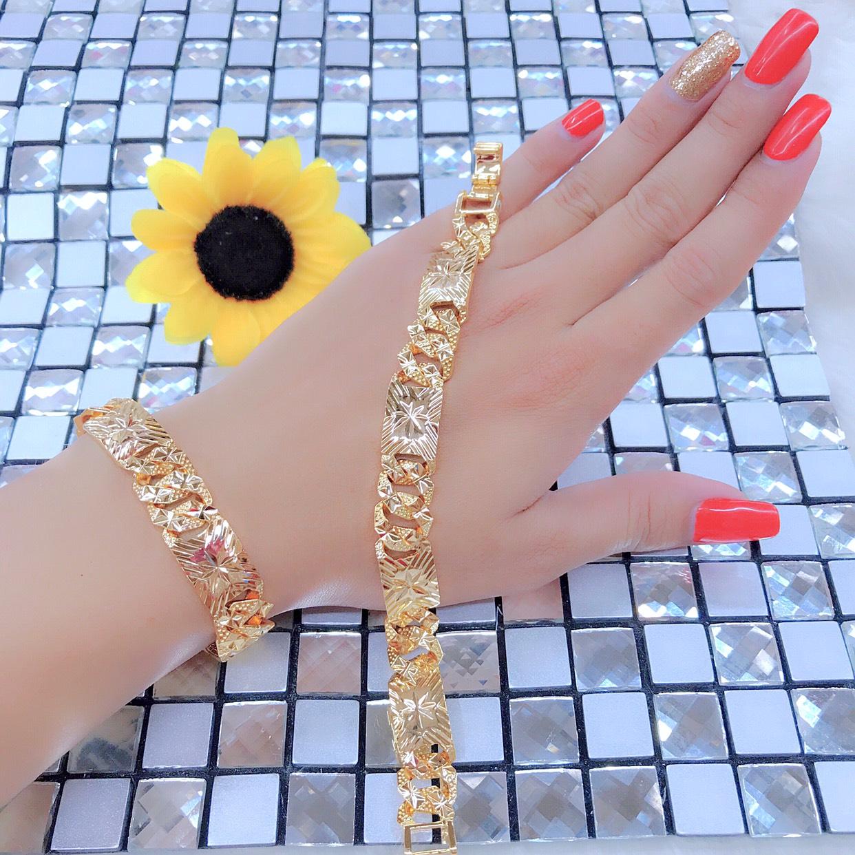 Lắc Tay Nữ ( Free Size ) Mạ Vàng 18K Mẫu 05-1708 - Thời Trang - Giá Cả Phải Chăng  - Tubi Cony - Ảnh Shop Tự Chụp