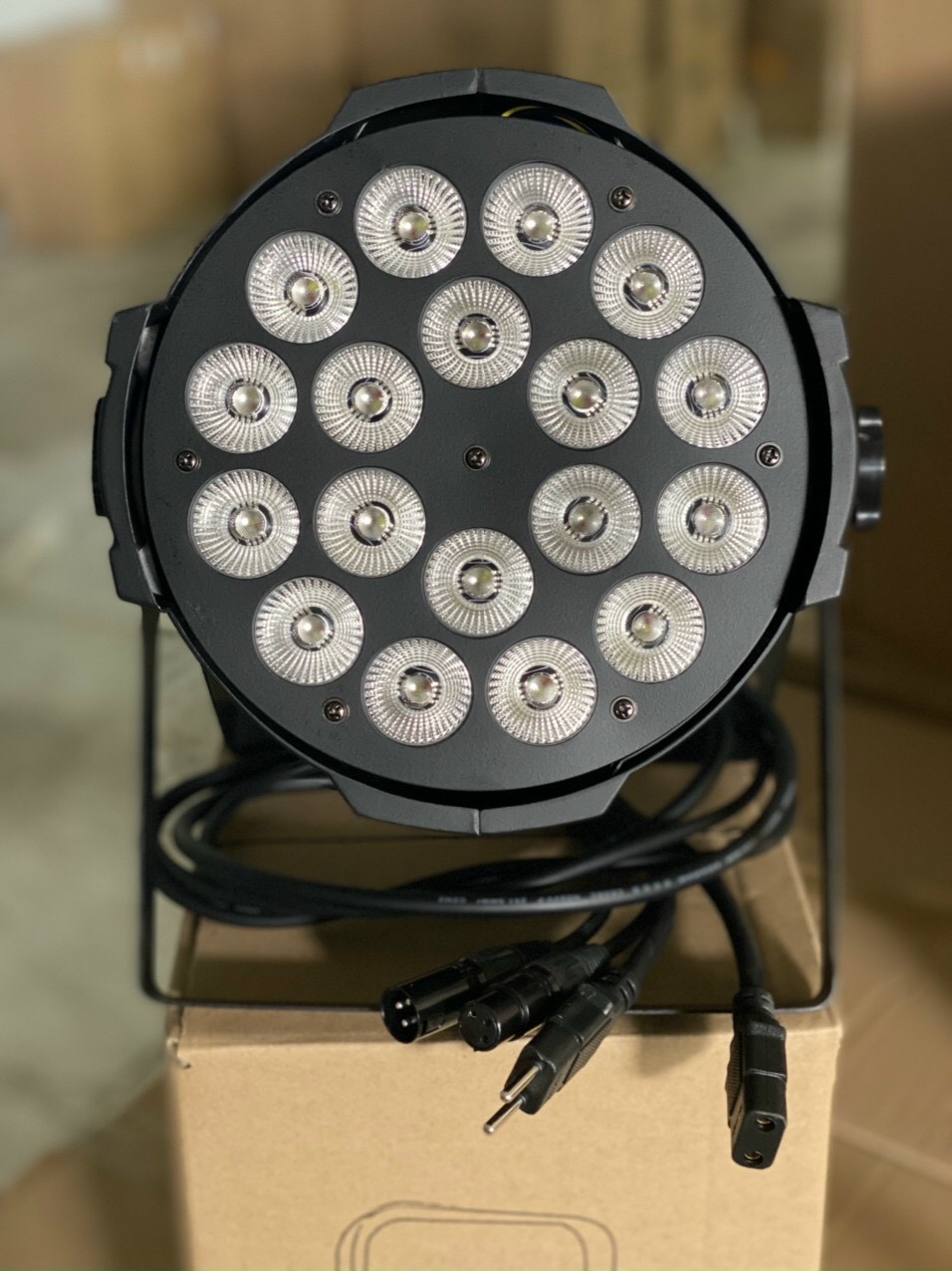Đèn par led 18x15w full màu