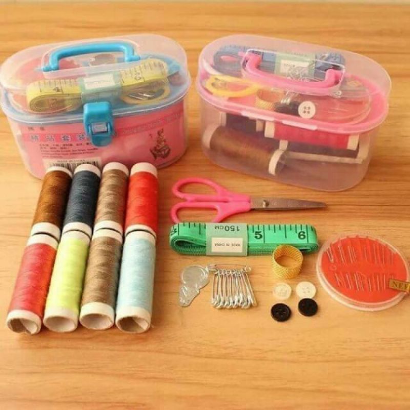 Hộp kim chỉ 8 cuộn đa năng, tiện ích.cho gia đình