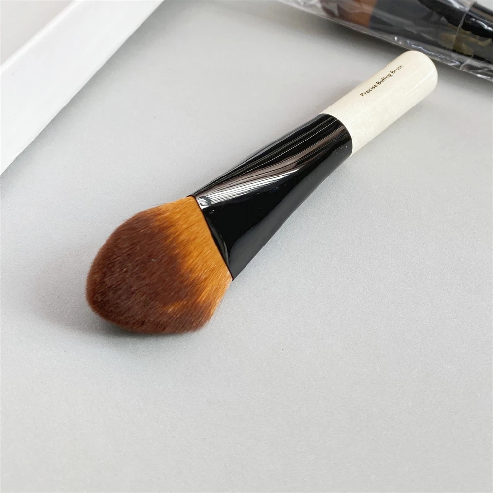 Cọ Trang Điểm Đa Năng Bobbi Brown Precise Buffing Brush