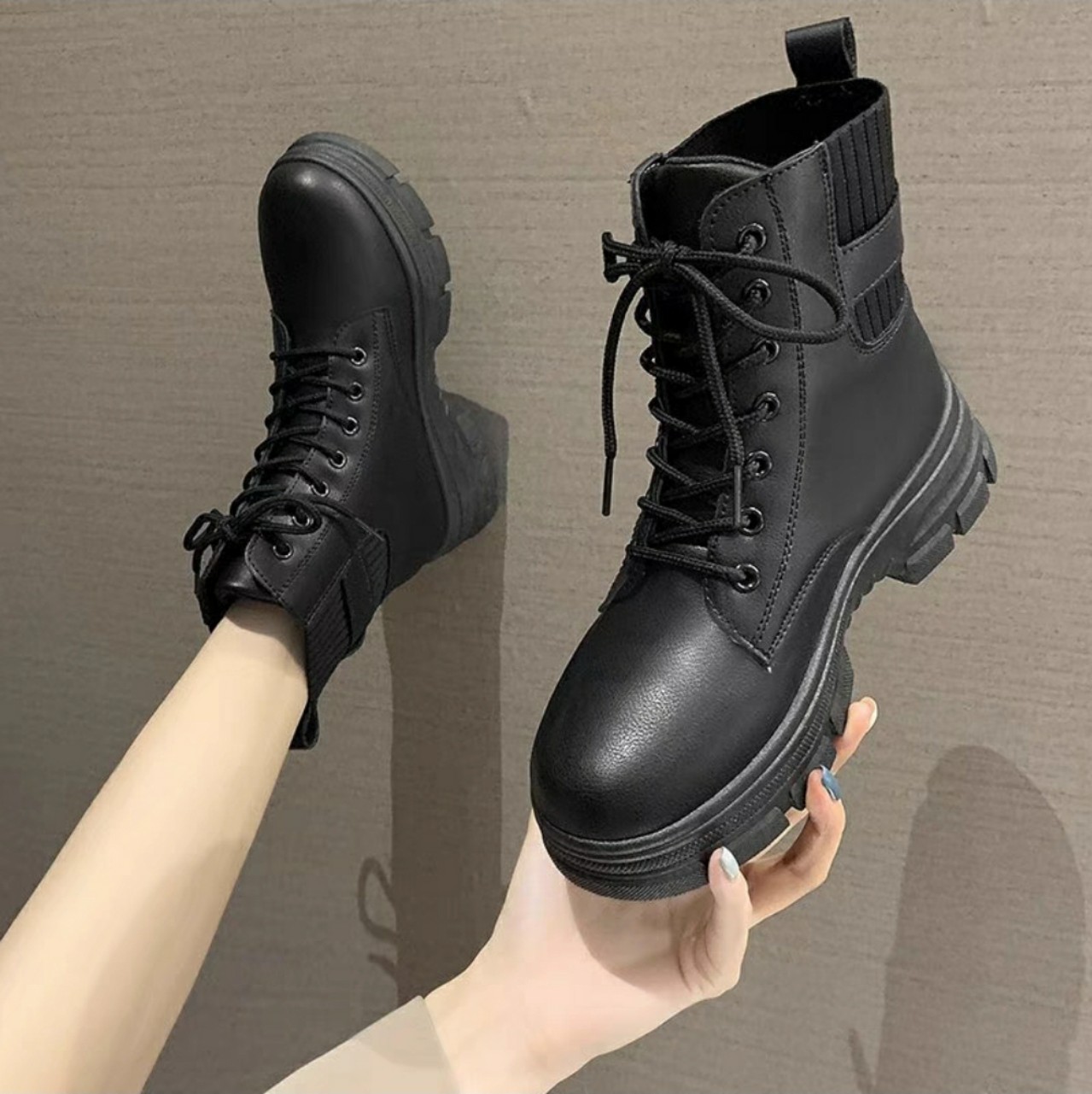 giày bốt nữ chất da mềm cổ chun đế cao 5cm đi tôn  dáng