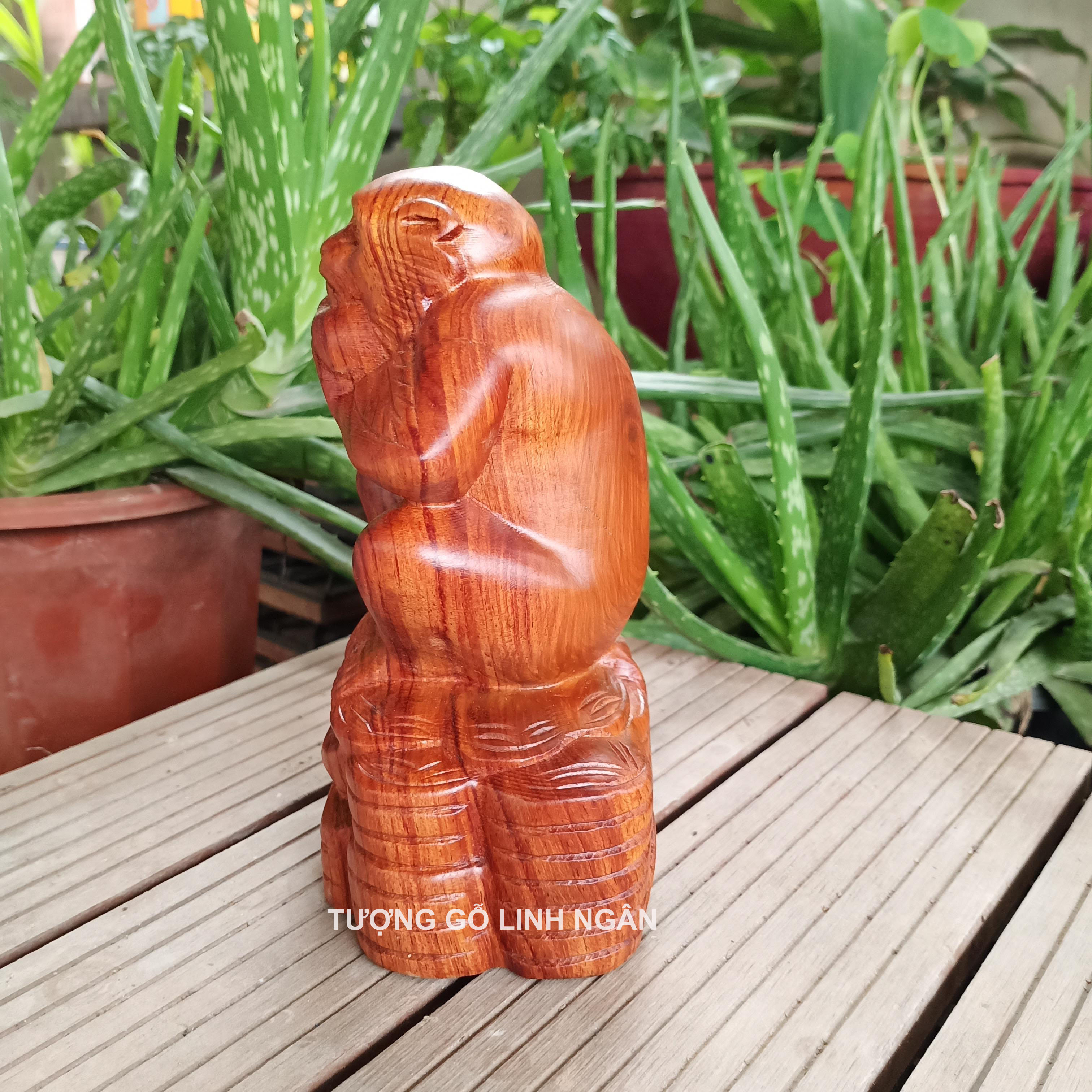 Tượng Khỉ gỗ hương (Cao 15 cm, ngang 8 cm, sâu 6 cm)