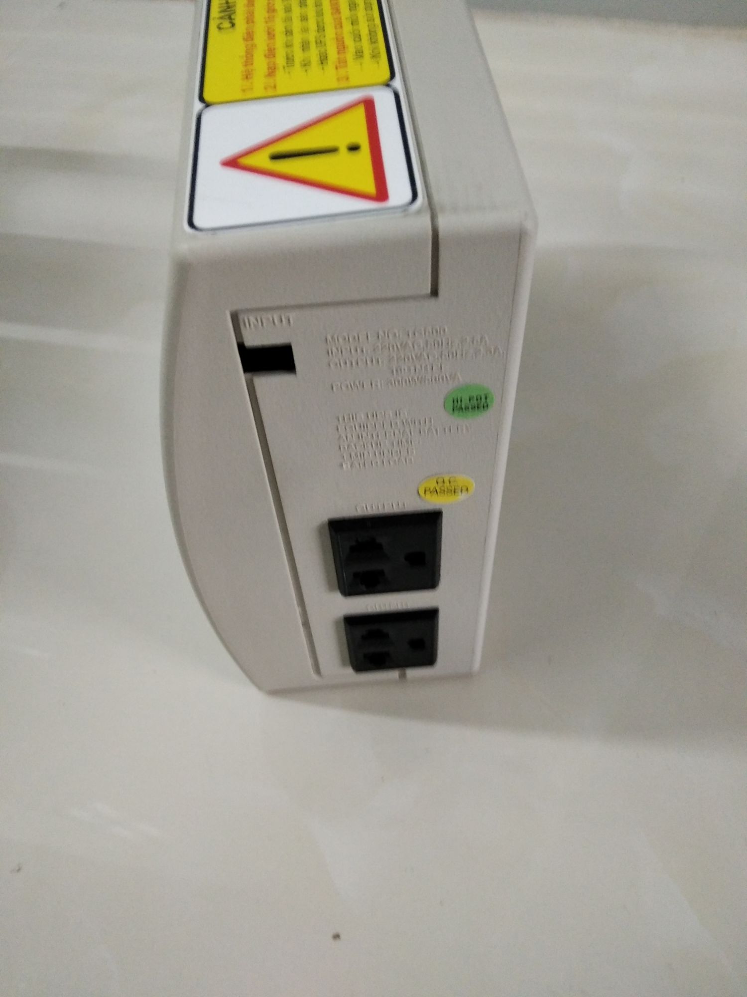 BỘ LƯU ĐIỆN (UPS) OFFLINE SANTAK TG500