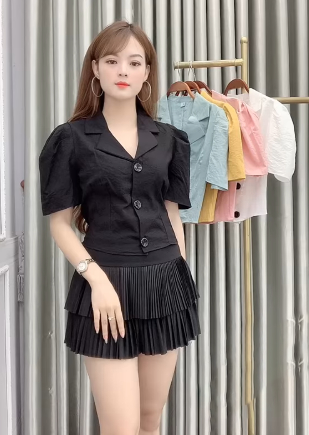 Áo croptop cổ vest phối nút