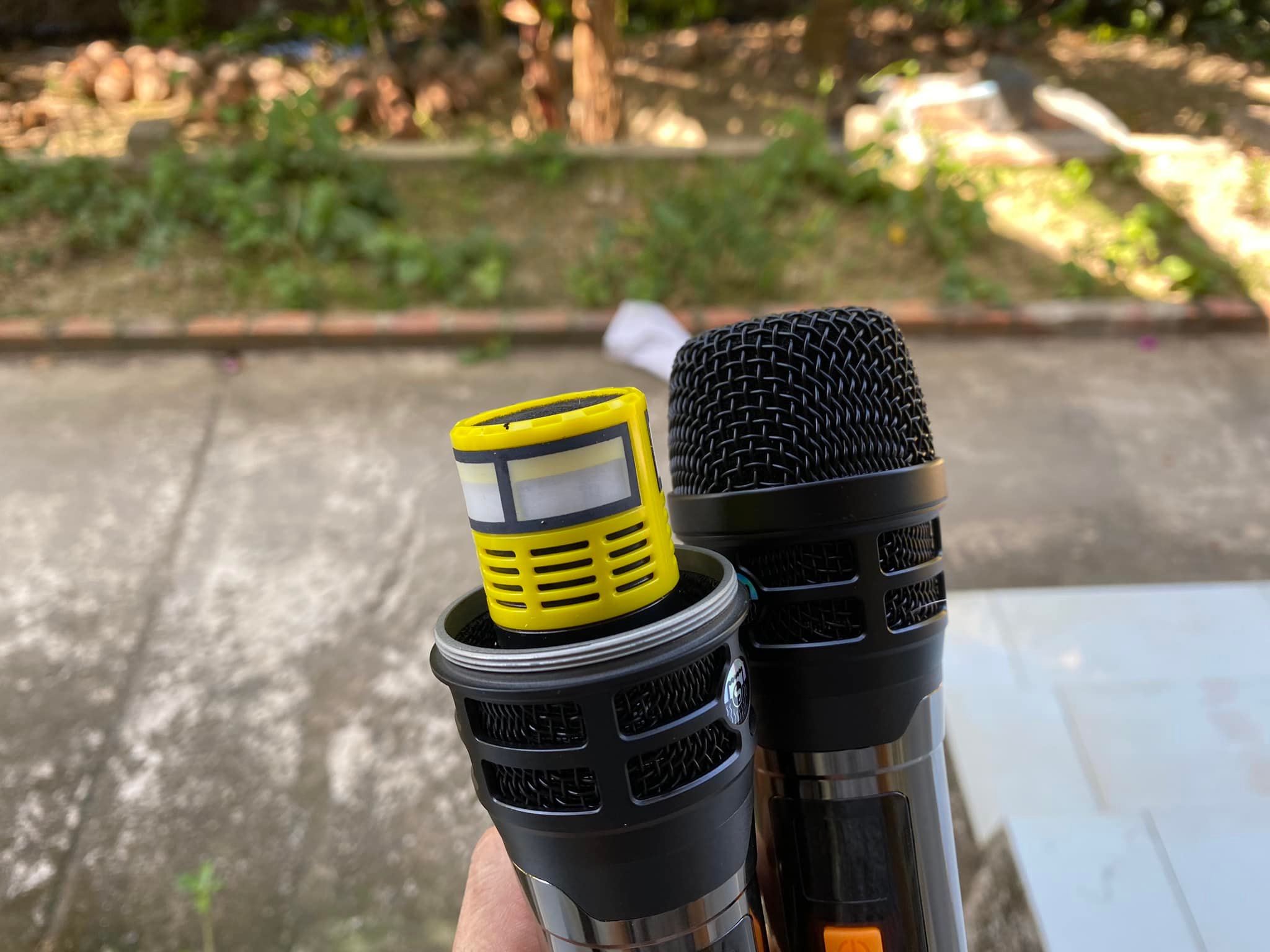 Micro không dây loa kéo UGX