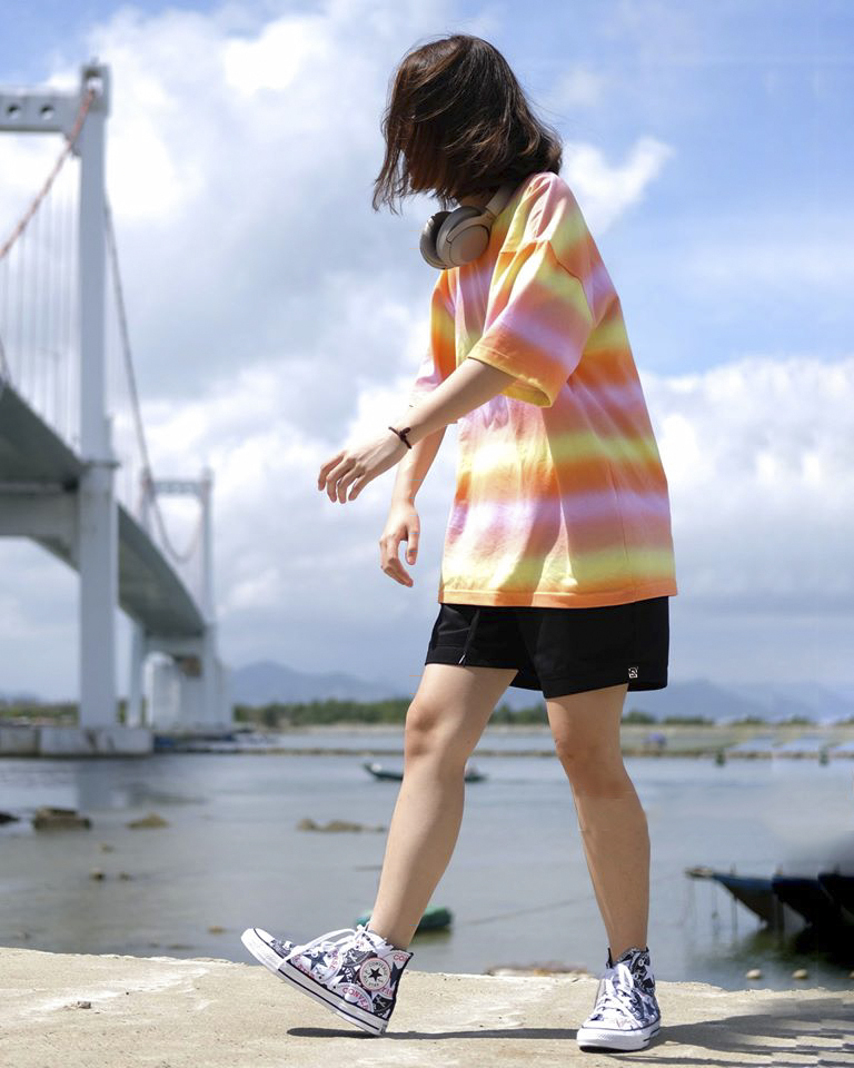 MONATA BLUELIGHT Tee Rainbow - Áo thun unisex form rộng