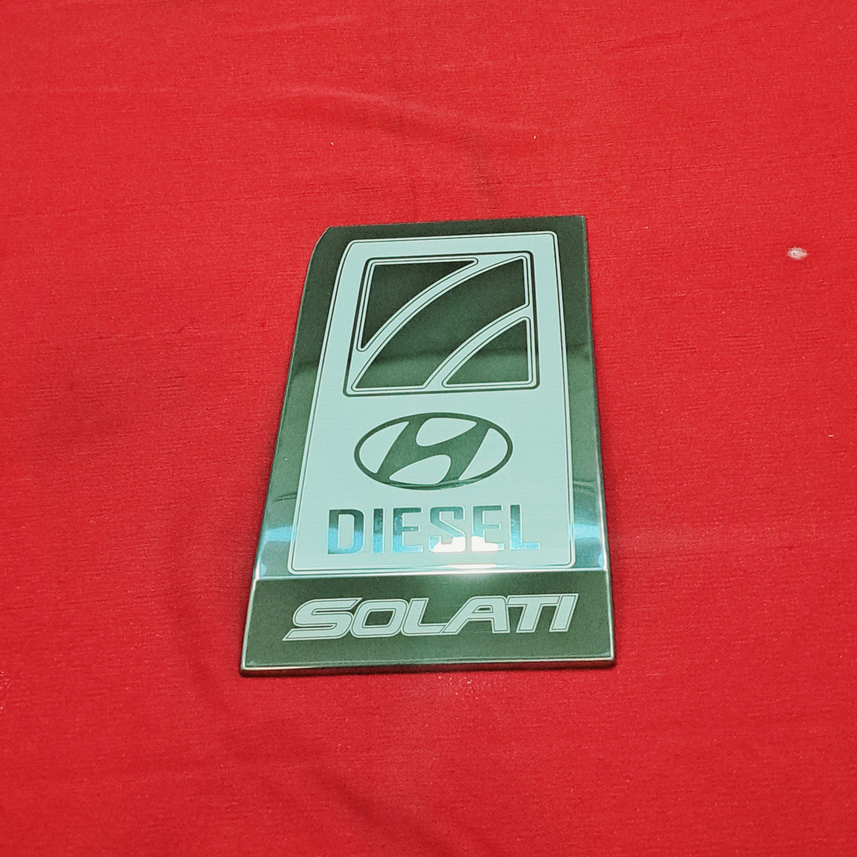 Ốp INOX nắp bình xăng HYUNDAI Solati