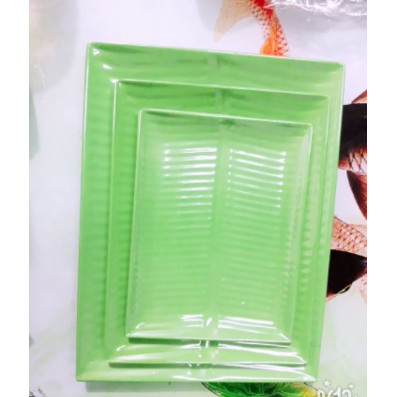 Đĩa nhựa hình lá chuối