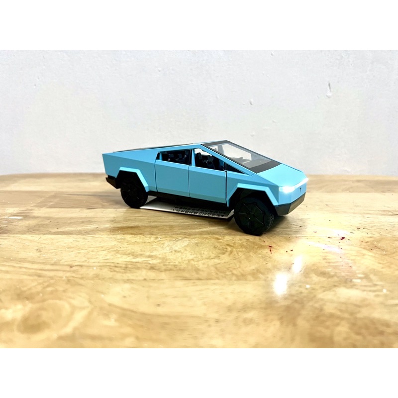 Mô hình xe tesla cyber truck _tỷ lệ 1:32