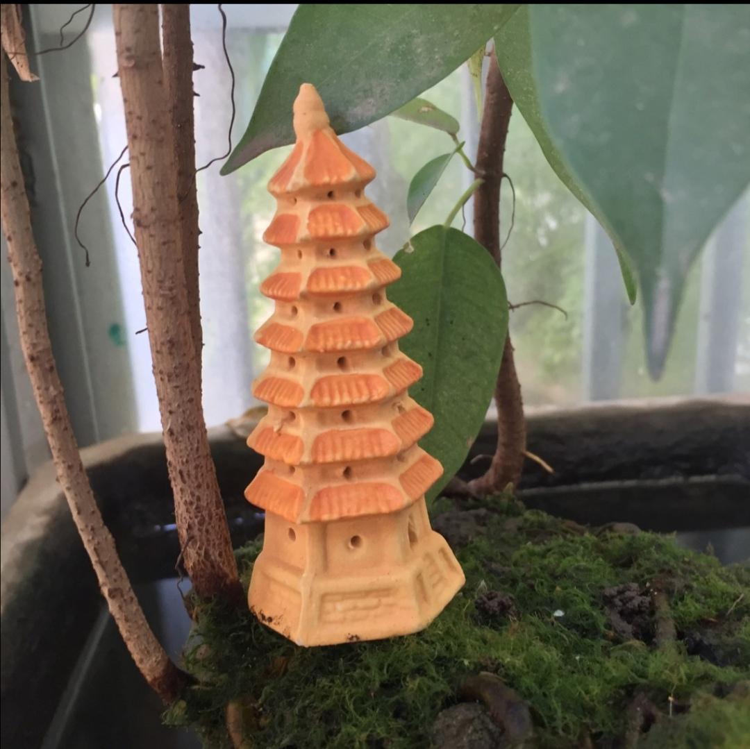 Tháp Trang Trí Hồ Cá-Hòn Non Bộ (size nhỏ cao 9 cm).