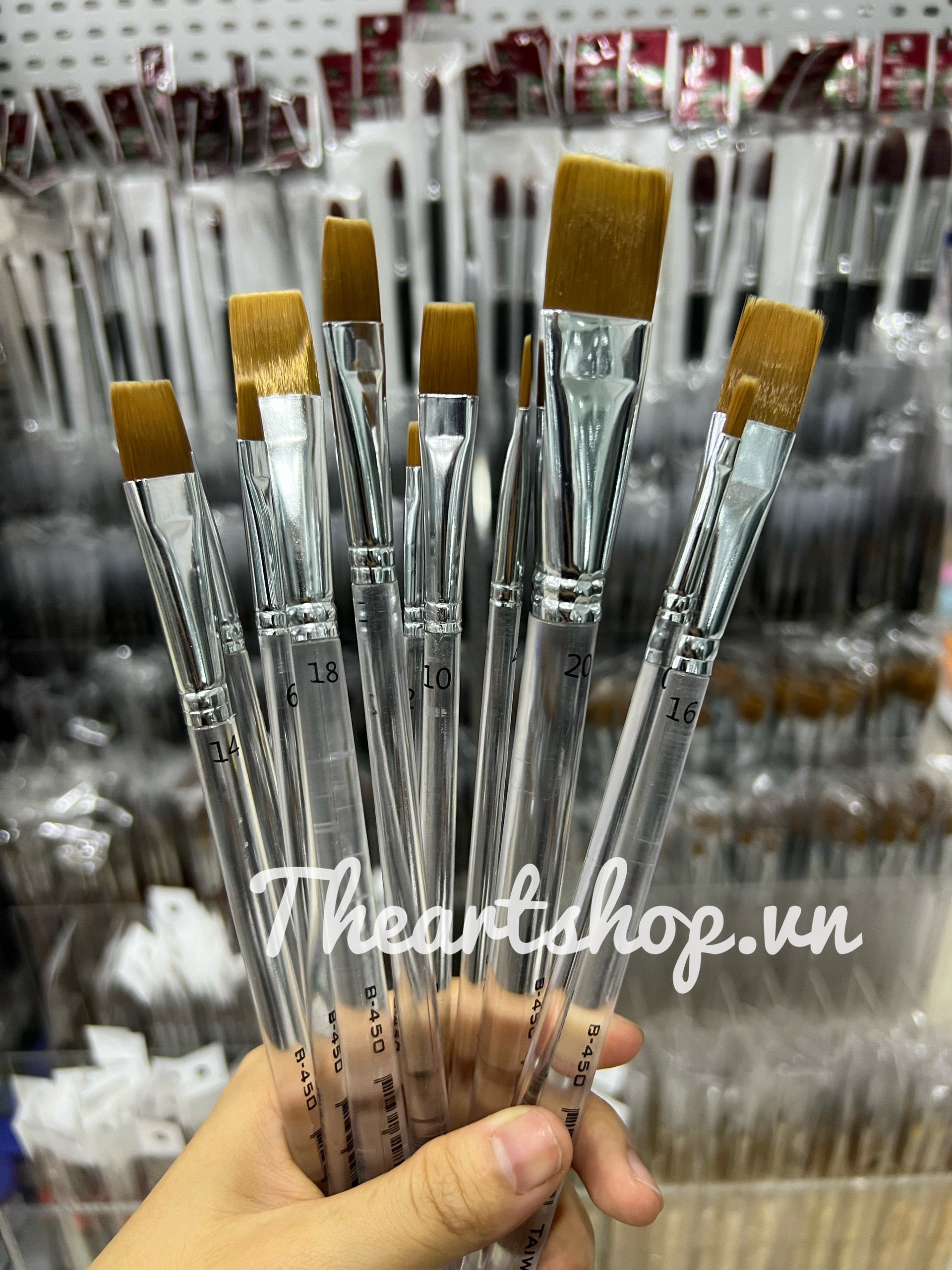 Cọ vẽ đầu dẹt thân trong