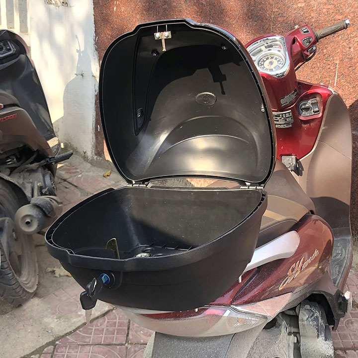 Thùng đựng đồ gắn đuôi xe máy TD28L