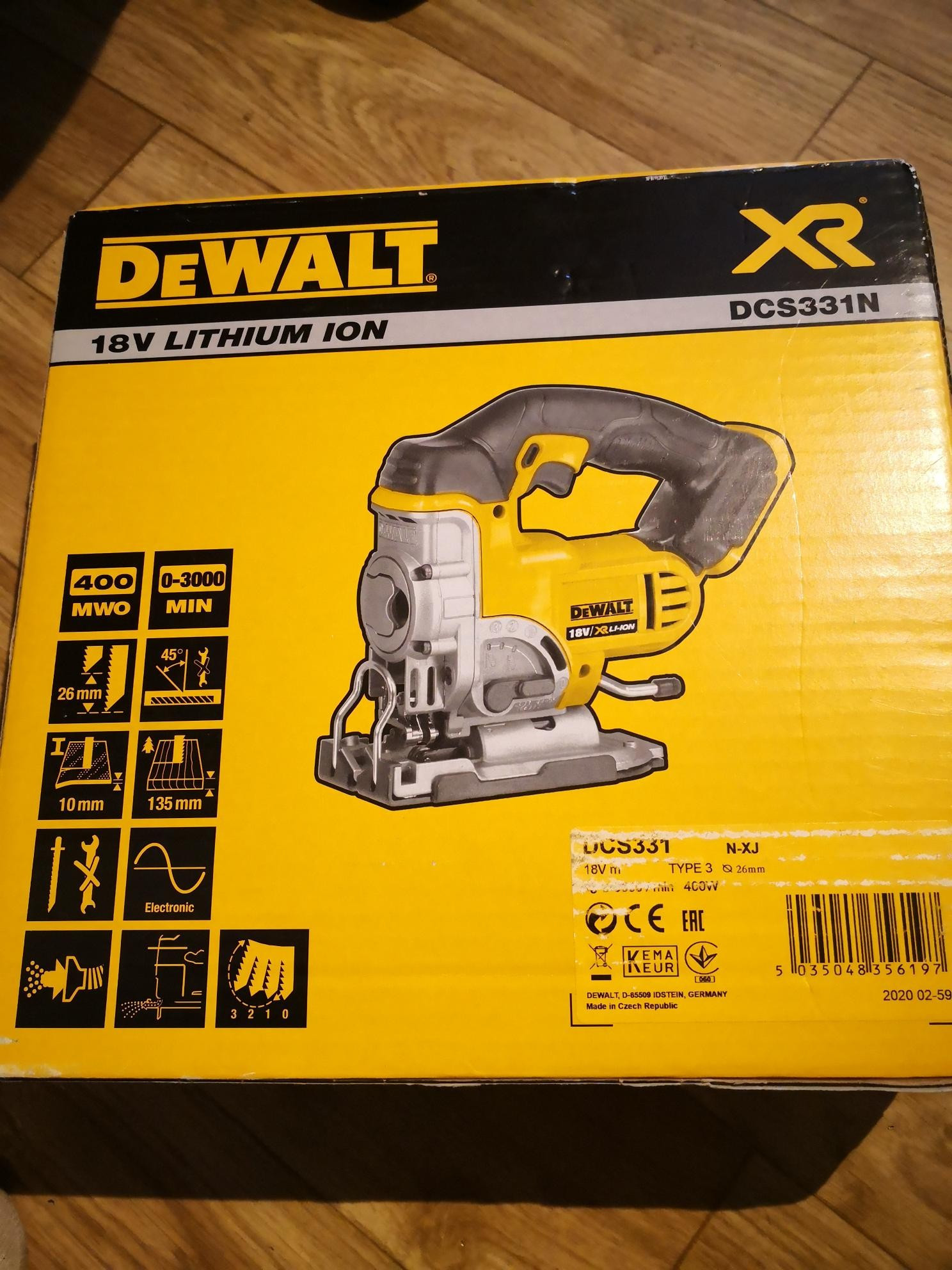 [HCM]Máy cưa lọng dùng pin Dewalt DCS331N