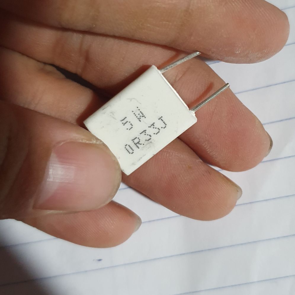 10 con trở sứ 0,33 ôm 5w đứng
