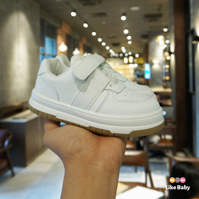 HOÀN TIỀN 15% - Giày Thể Thao Bé Trai Bé Gái Từ 1 - 12 Tuổi Màu Trắng Siêu Nhẹ Quai Dán Đế Êm Kiểu Dáng Thời Trang G96