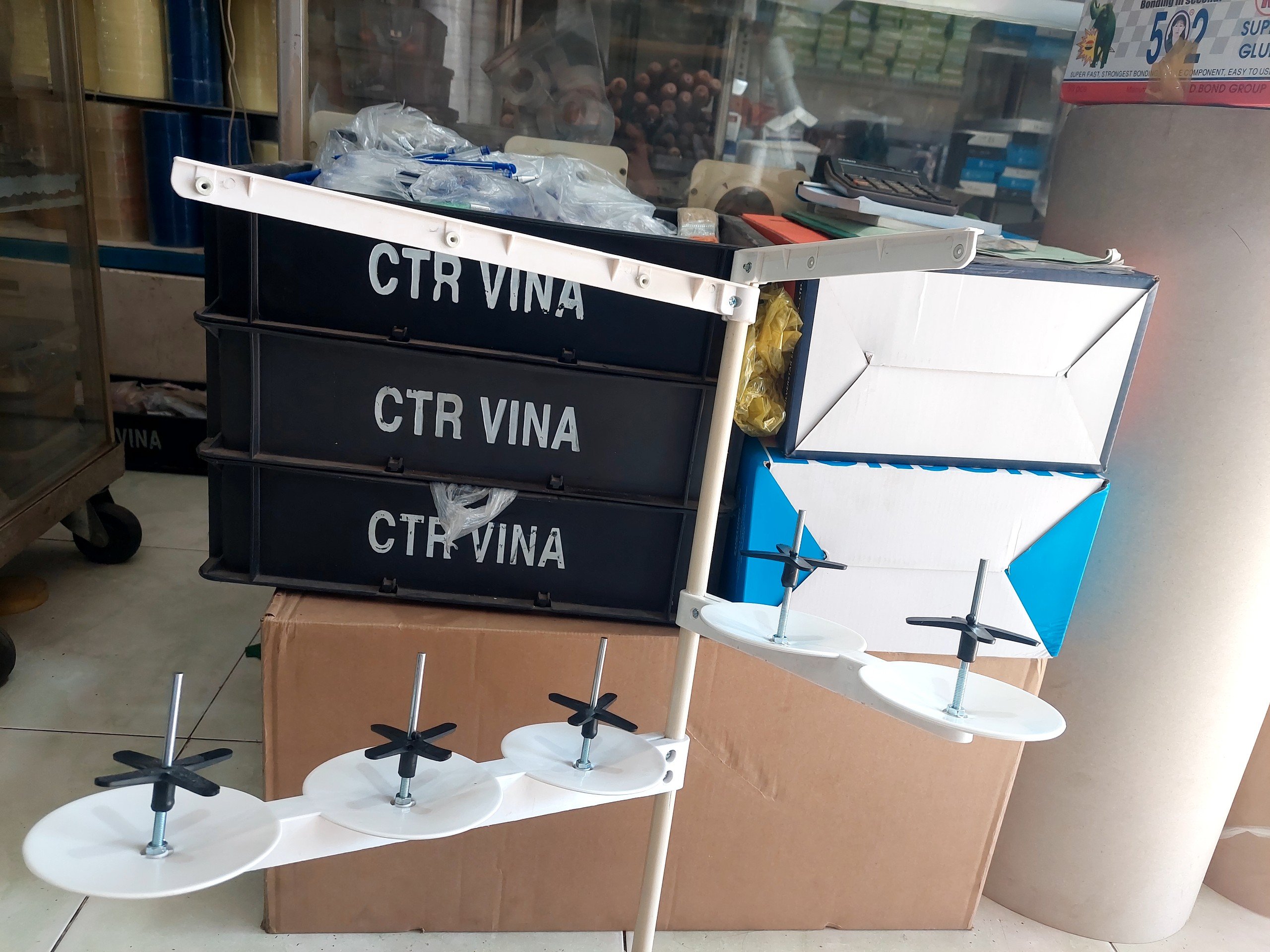 cây để chỉ máy vắt sổ