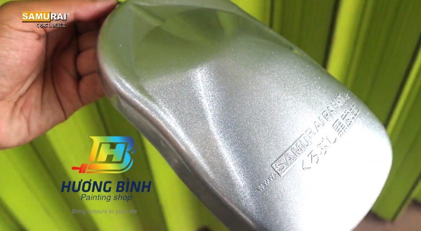 Sơn xịt Samurai màu Ánh Kim Bạc - Y3 (cần sử dụng cùng nền màu Bạc mới lên được màu chuẩn và đẹp)