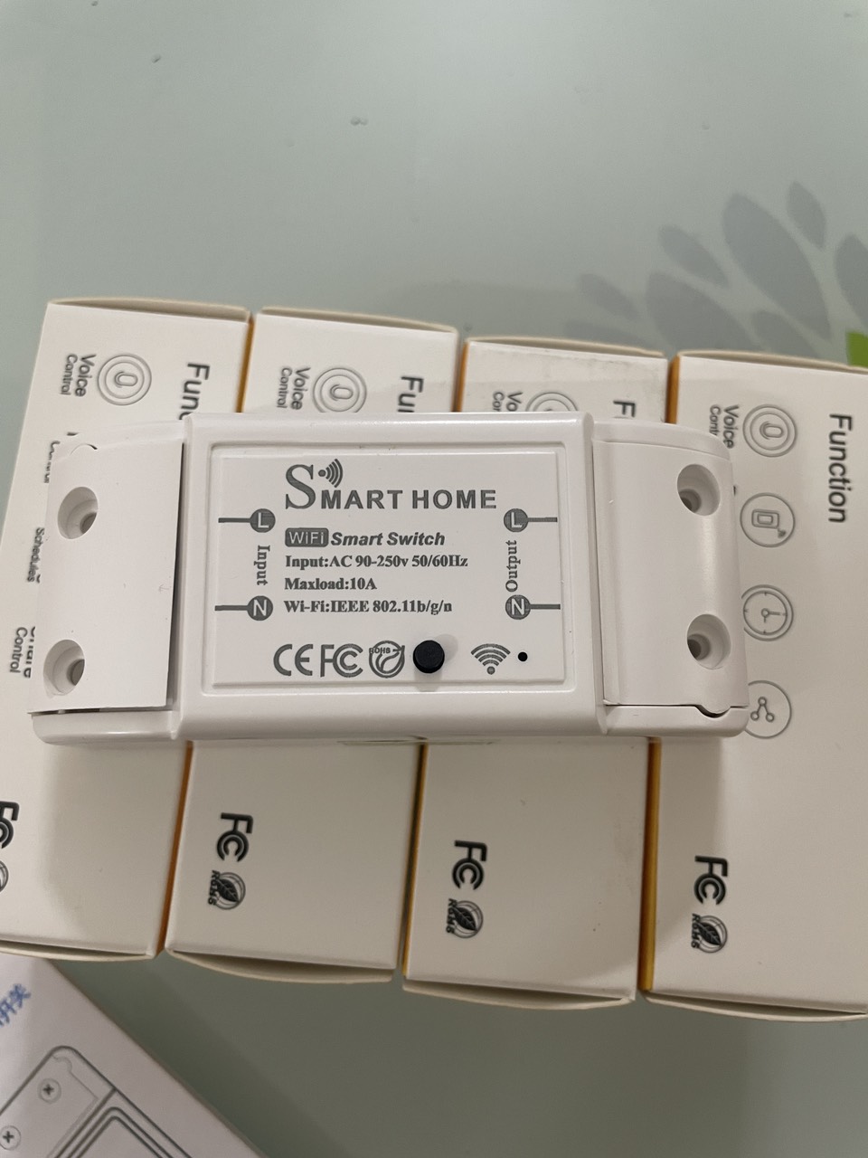 Công Tắc Wifi Điều Khiển Từ Xa Tuya Basic