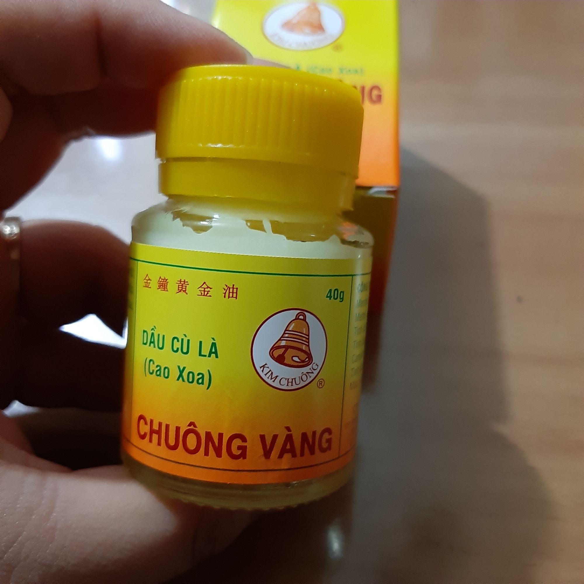 Dầu cù là CHUÔNG VÀNG