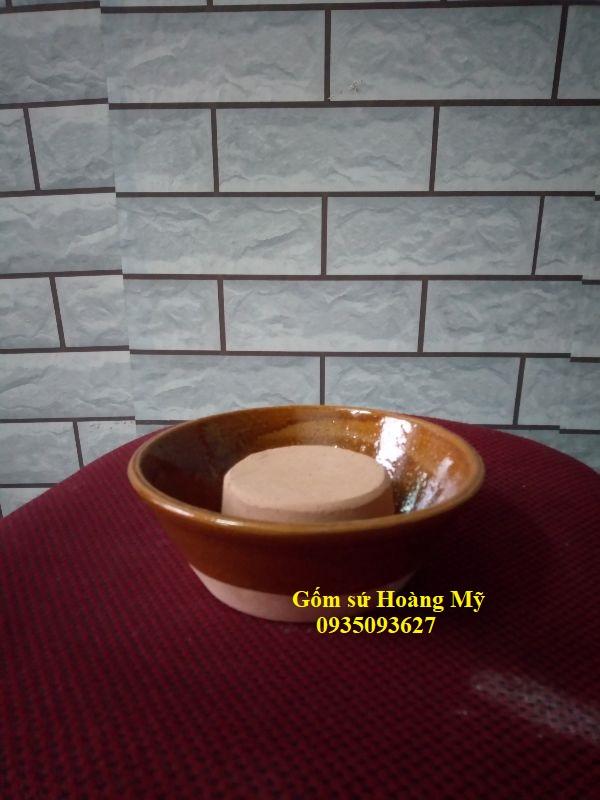 Chén kê chân tủ 4 chén