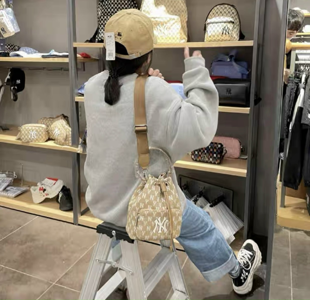 Túi rút NY mẫu mới size 18cm