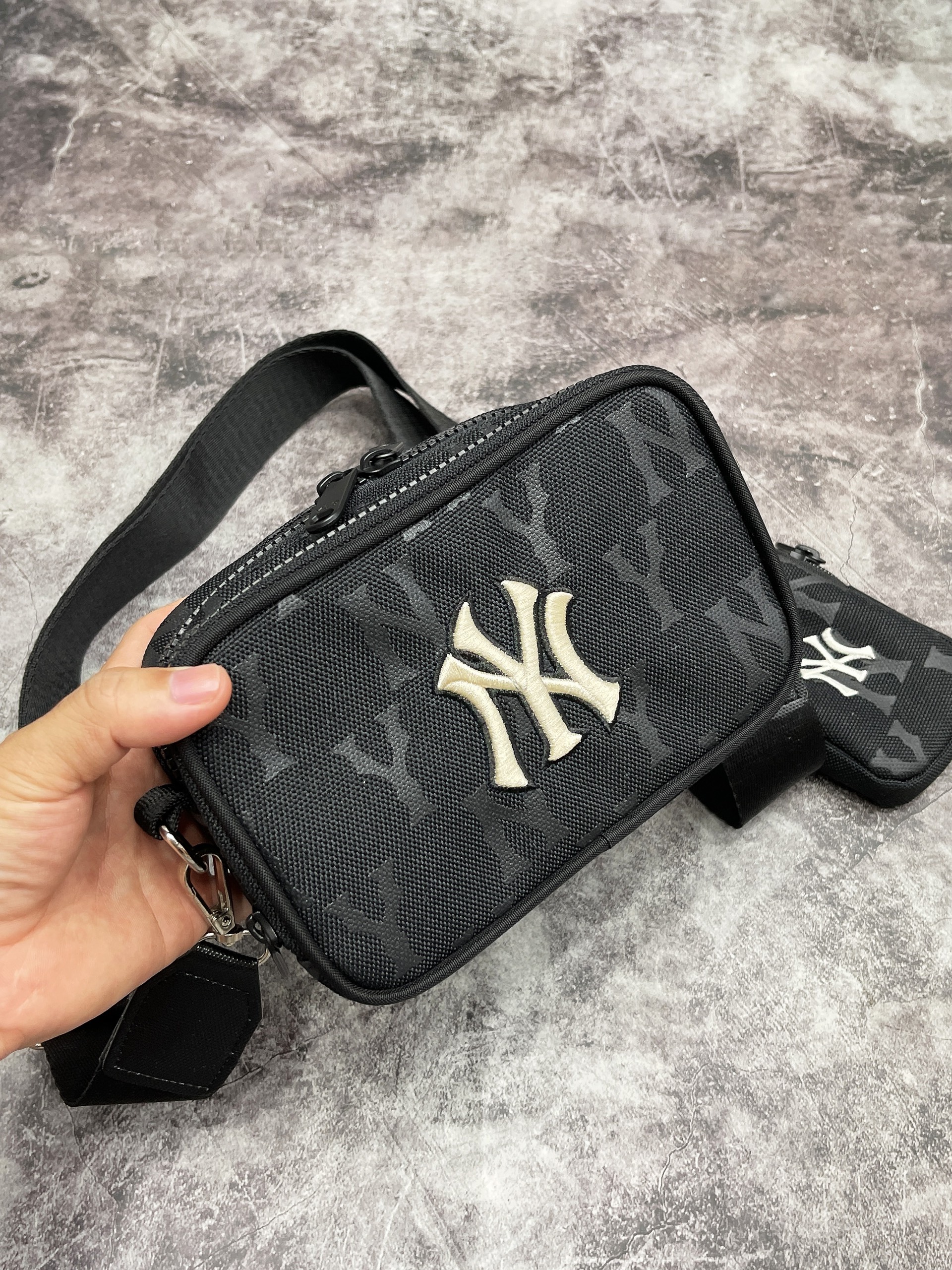 Túi Đeo Chéo M.L.B B313 Mini monogram Cross Bag