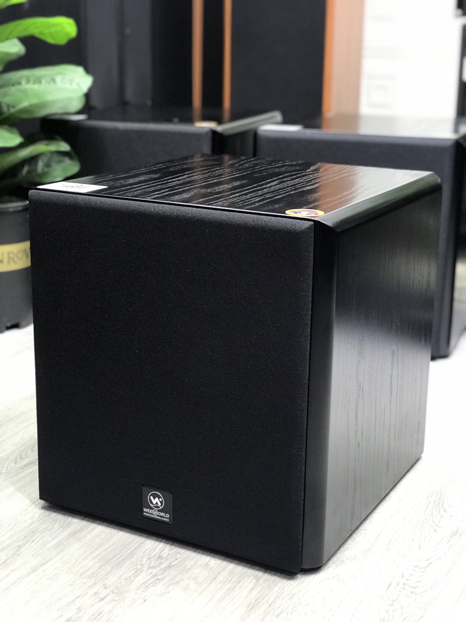 LOA SUB WEEWORLD 260P