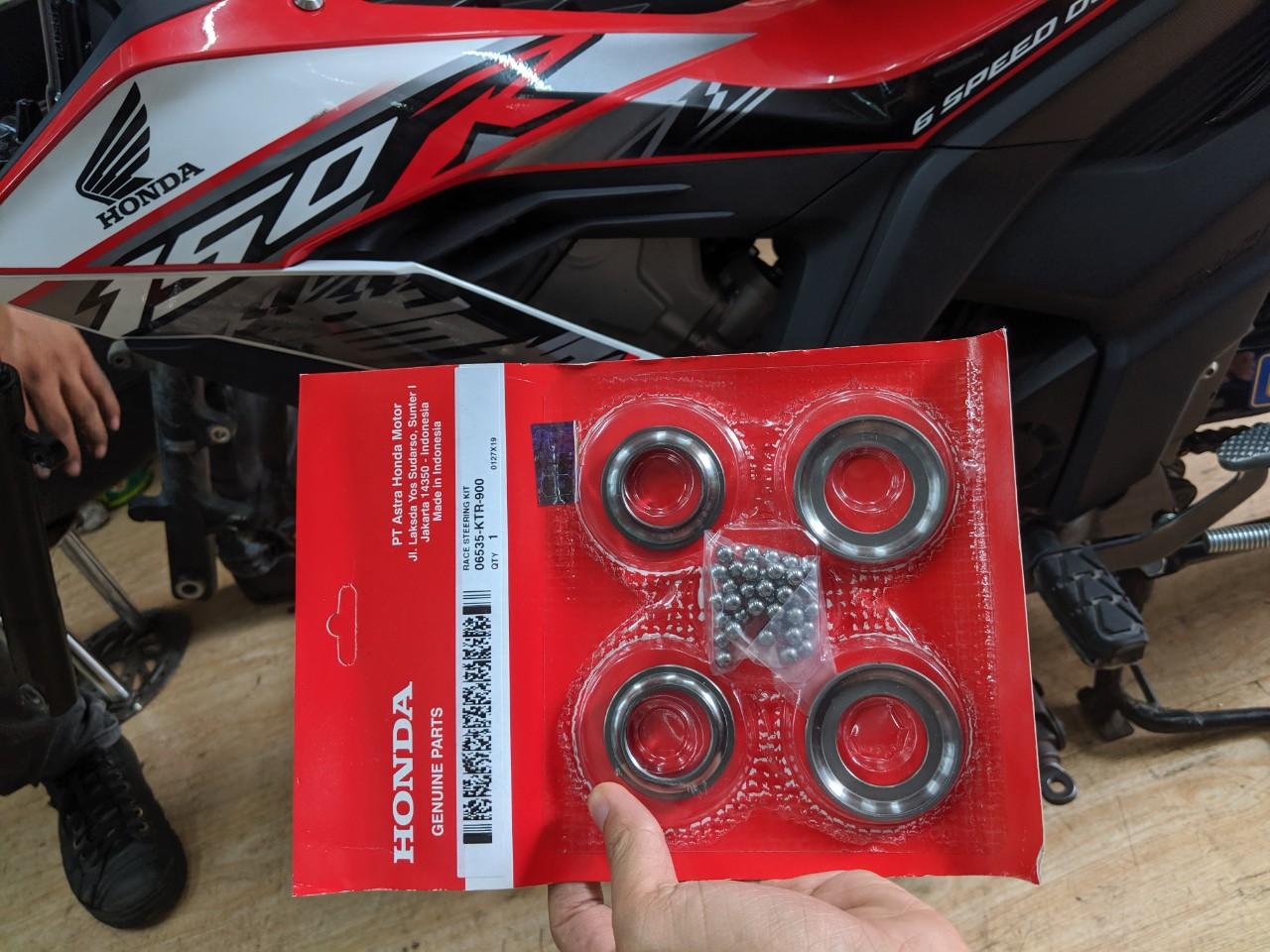 Bộ chén cổ Honda Sonic 150R, sản xuất tại Honda Indonesia, bộ KIT đóng gói nguyên bản từ nhà máy, có tem mã vạch trên từng sản phẩm