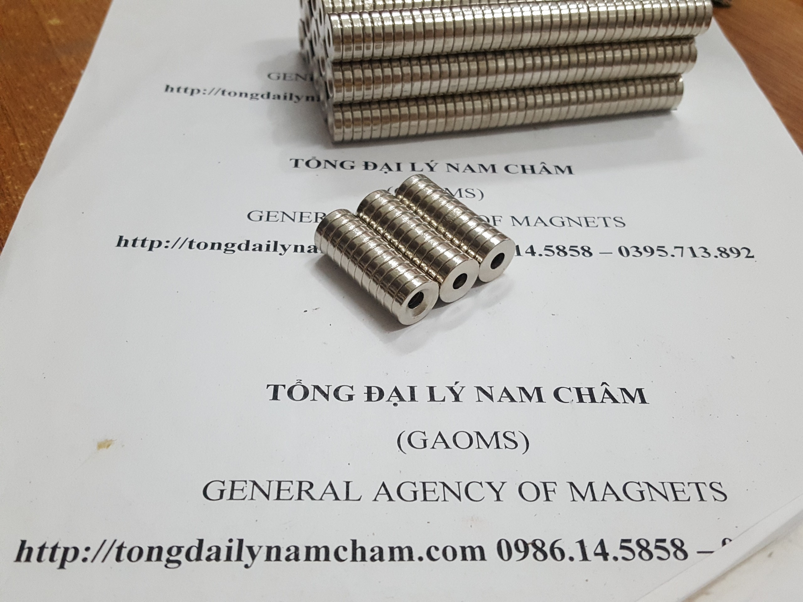 10 viên nam châm có lỗ bắt vít 15x3 lỗ 4mm