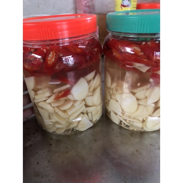 Tỏi cô đơn ngâm giấm ớt thơm ngon