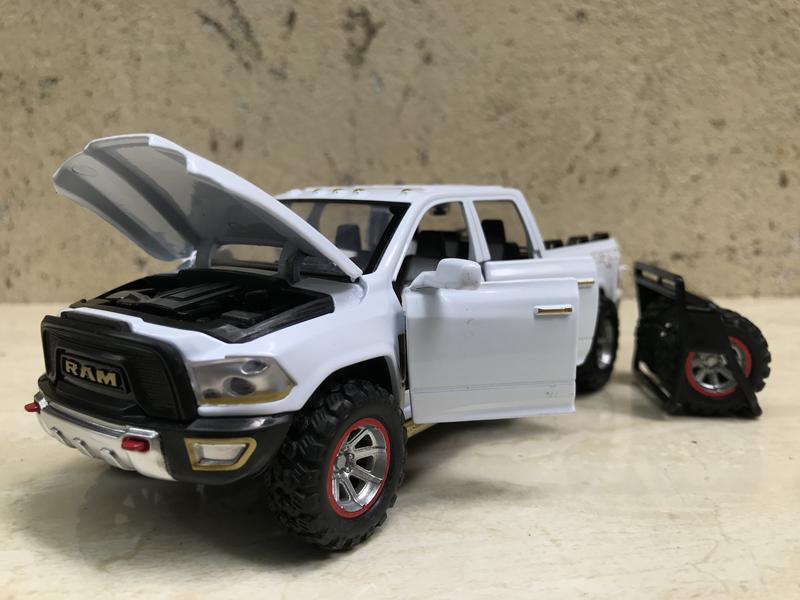 Mô hình xe PICKUP Dodge RAM 1500  - 1:32