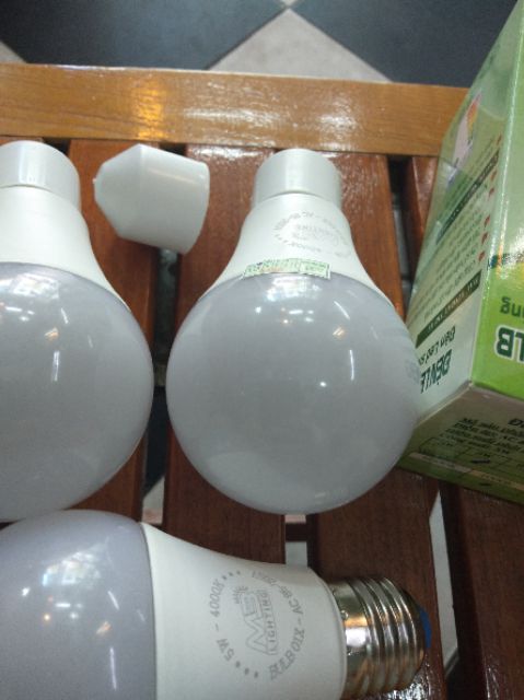 Bóng led 5w trung tính 4000-4500k đui E27 phổ thông