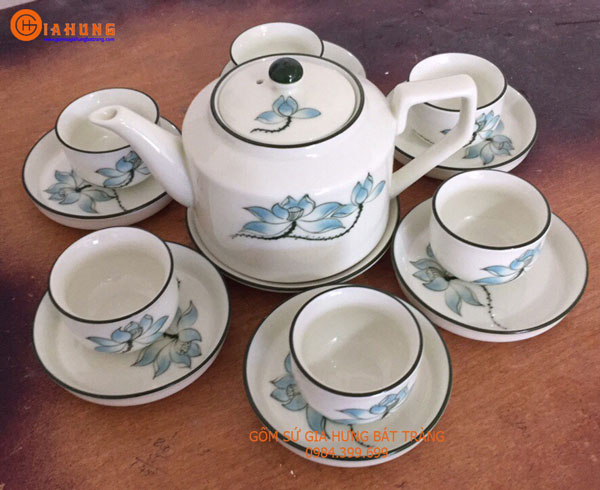 Bộ ấm chén men kem vẽ sen xanh gốm sứ Bát Tràng